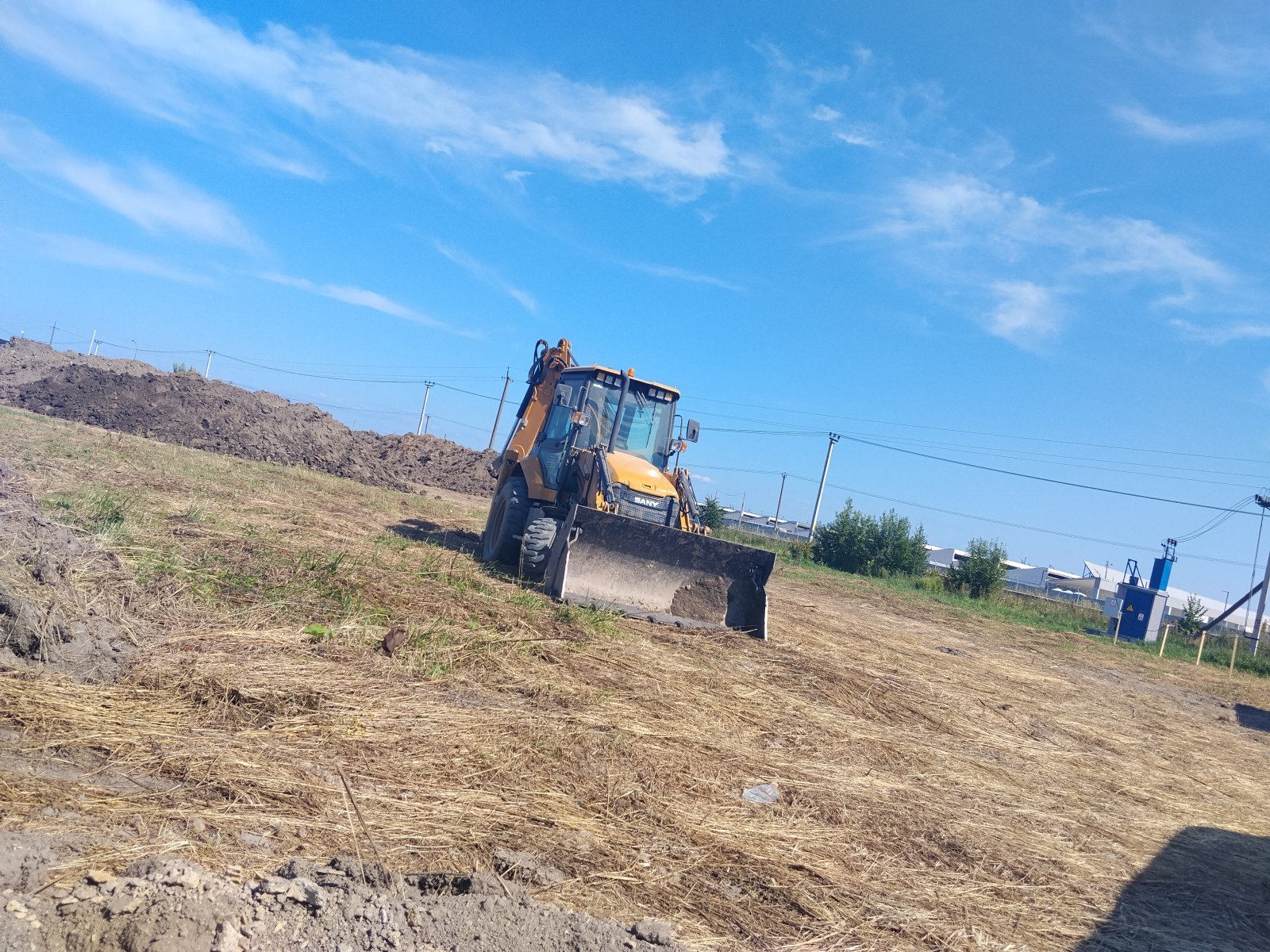 Экскаватор-погрузчик Sany BHL95 4х4. Планировочный ковш