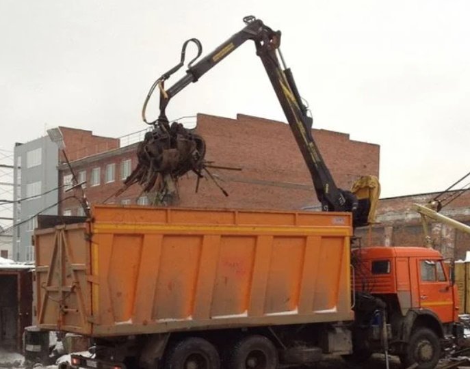Погрузка дров, пеньков