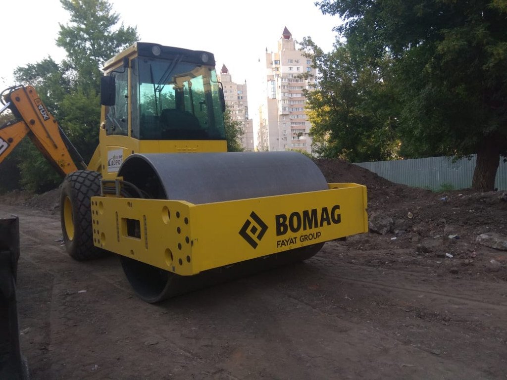 Грунтовый Каток в аренду. Дорожные работы