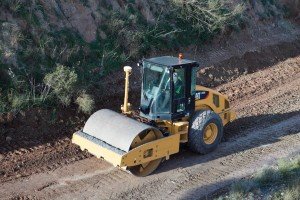 Аренда Услуги Грунтовый виброкаток CATERPILLAR cs7