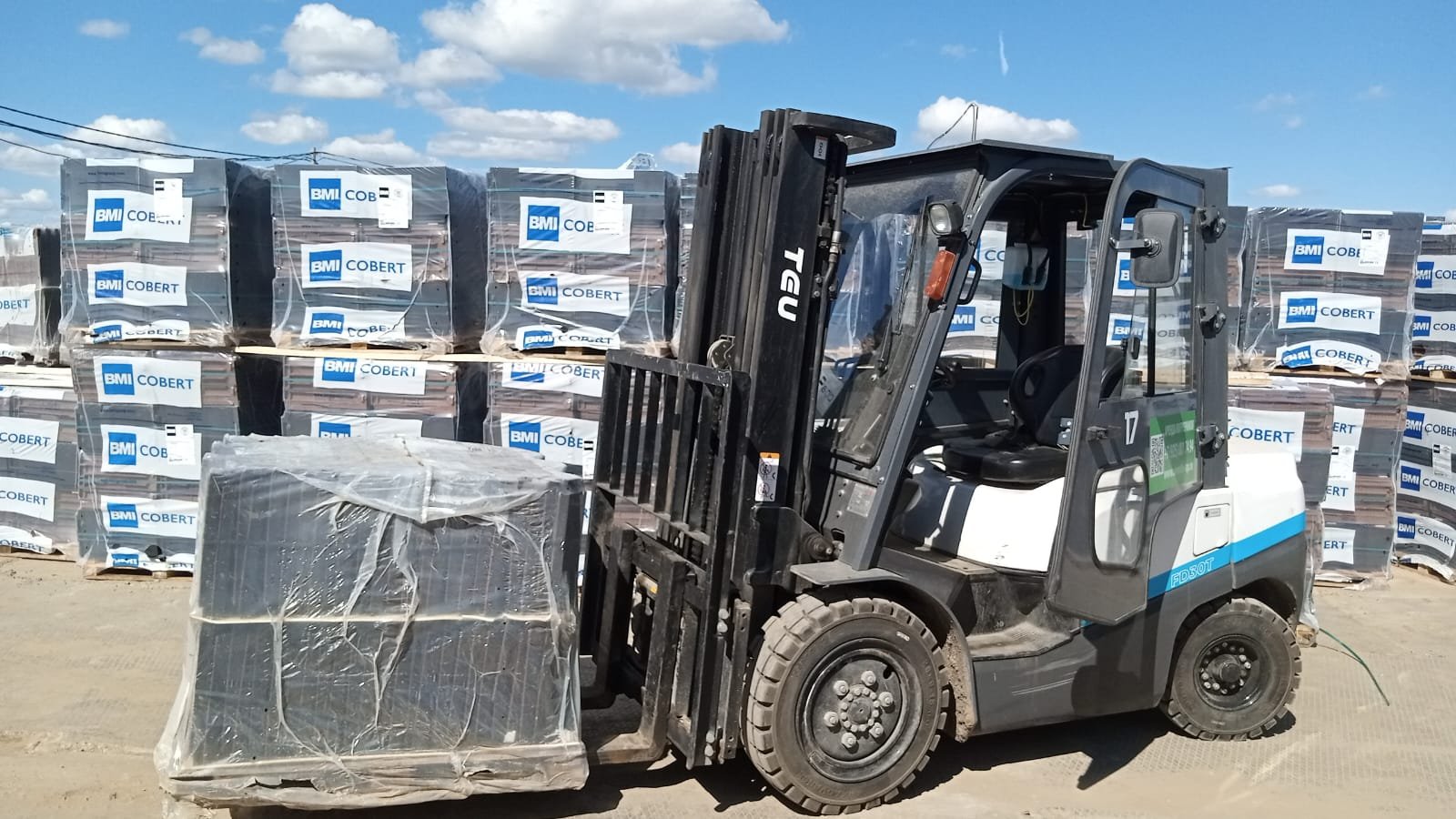 Вилочный погрузчик Teu в аренду с оператором