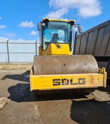 Каток sdlg RS8140
