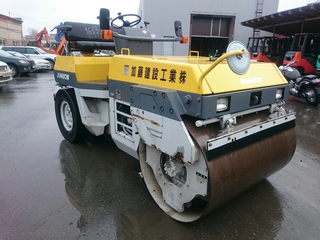 Аренда катка Komatsu для уплотнения грунта, работаем по договору