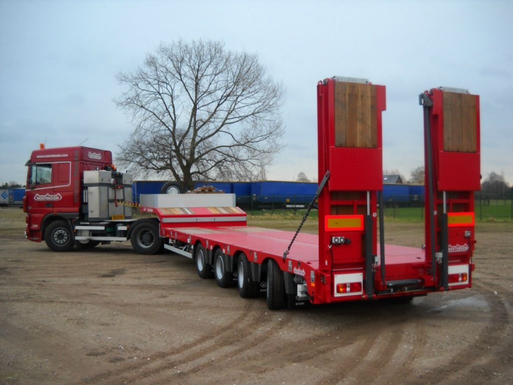 Тягач Камаз 65806 + Трал трал SPECPRICEP, г / п 40т