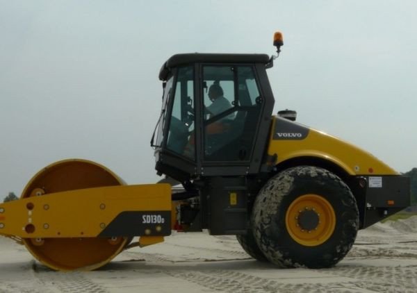 Аренда грунтового катка Volvo SD130D