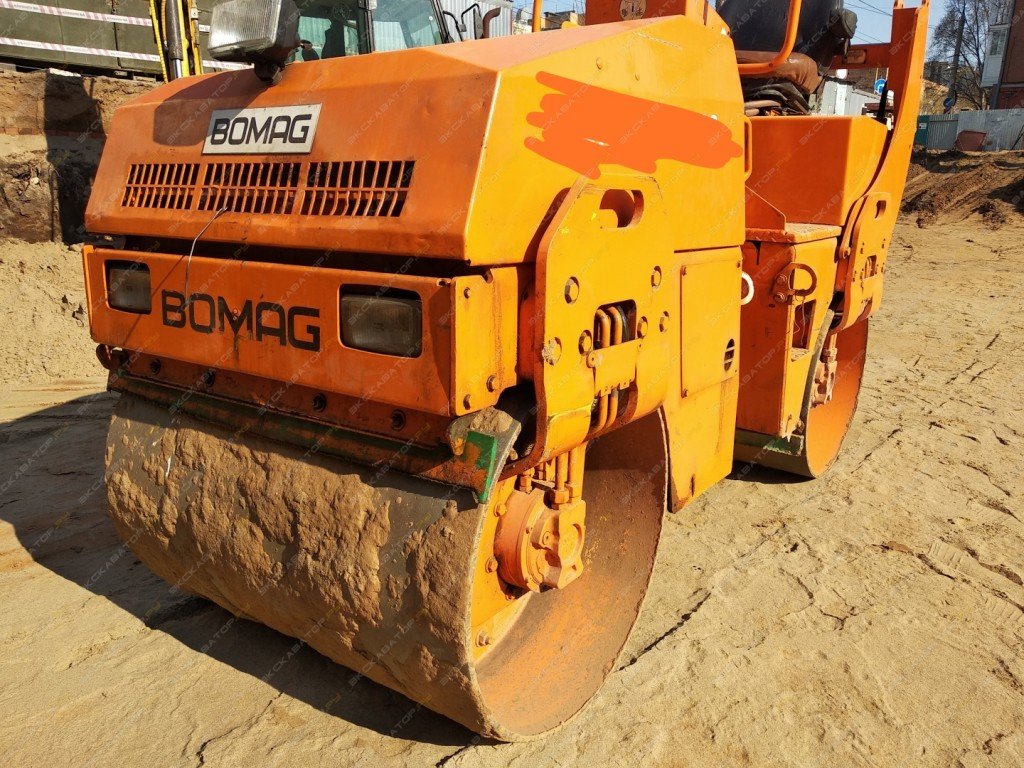 Аренда комбинированного катка Bomag BW 100 AD-4