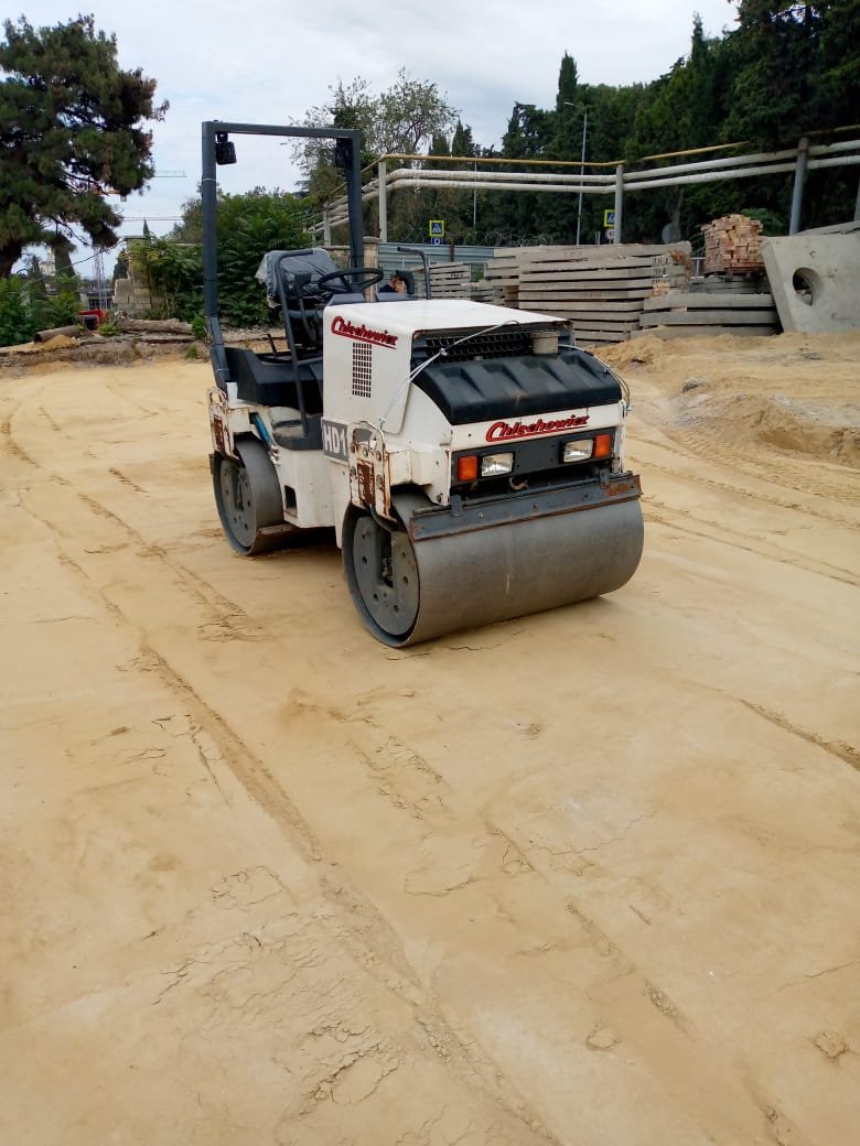 Каток вибрационный тротуарный 1 м. 3 тн. bomag 100