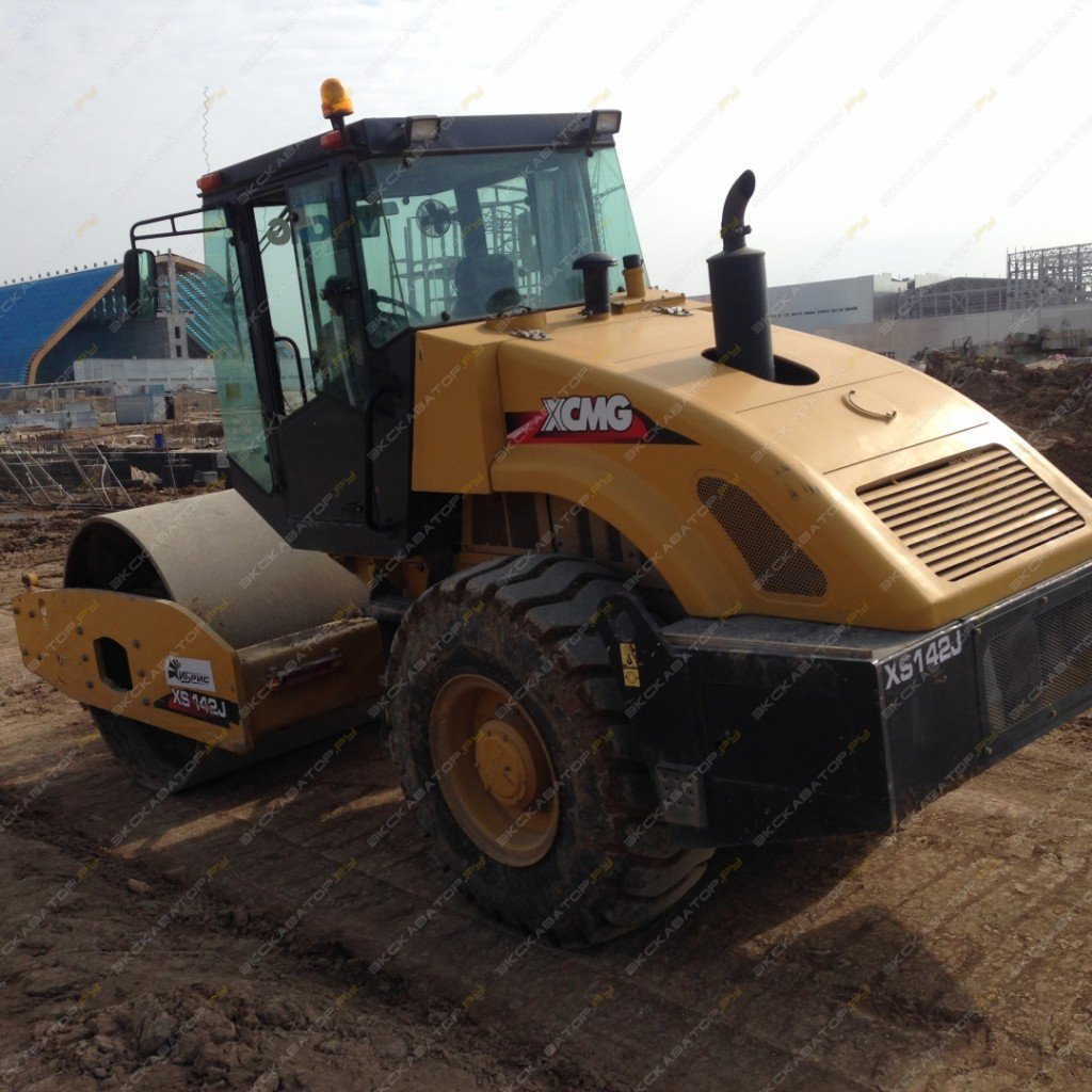 Аренда грунтового катка XCMG XS142J