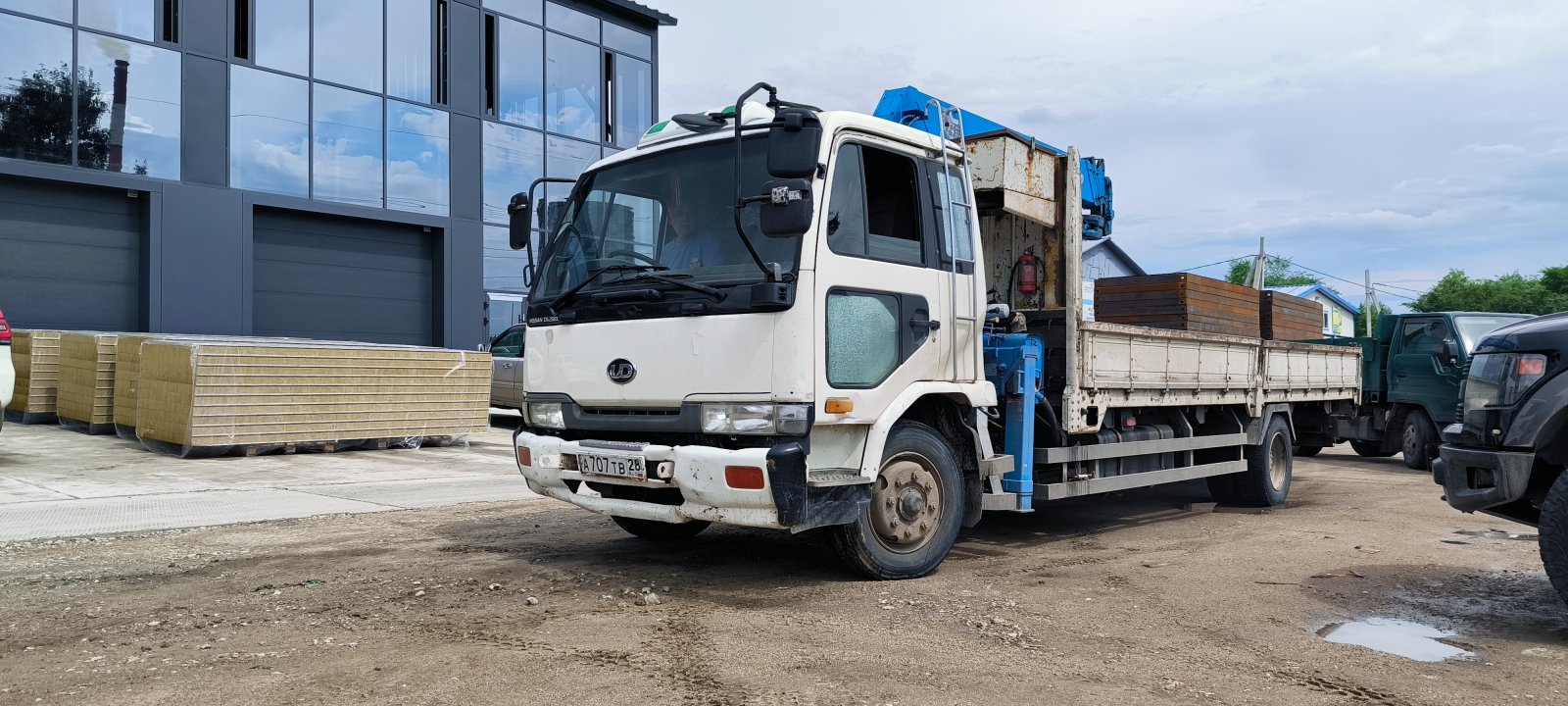 Кран-манипулятор 5 т Nissan UD / Tadano