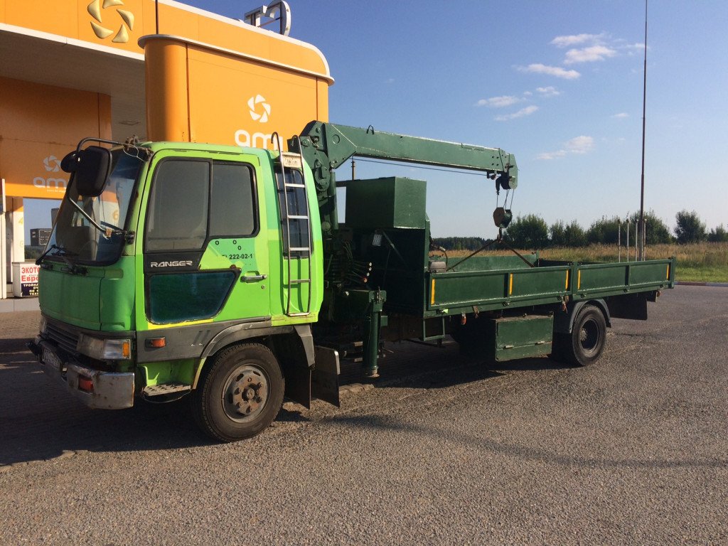 Услуги манипулятора Hino. Погрузка, перевозка с пирамидой