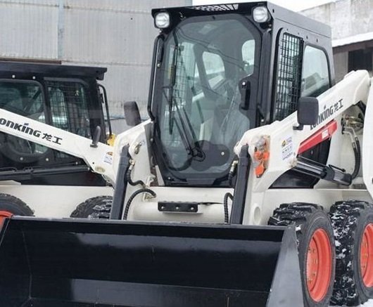 Минипогрузчик Lonking CDM307 с решеткой на двери