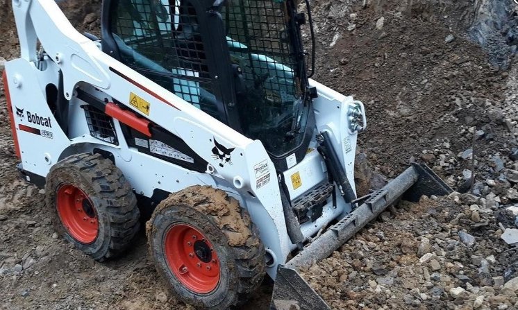 Прокат мини-погрузчика Bobcat S530 с ковшами 0. 35