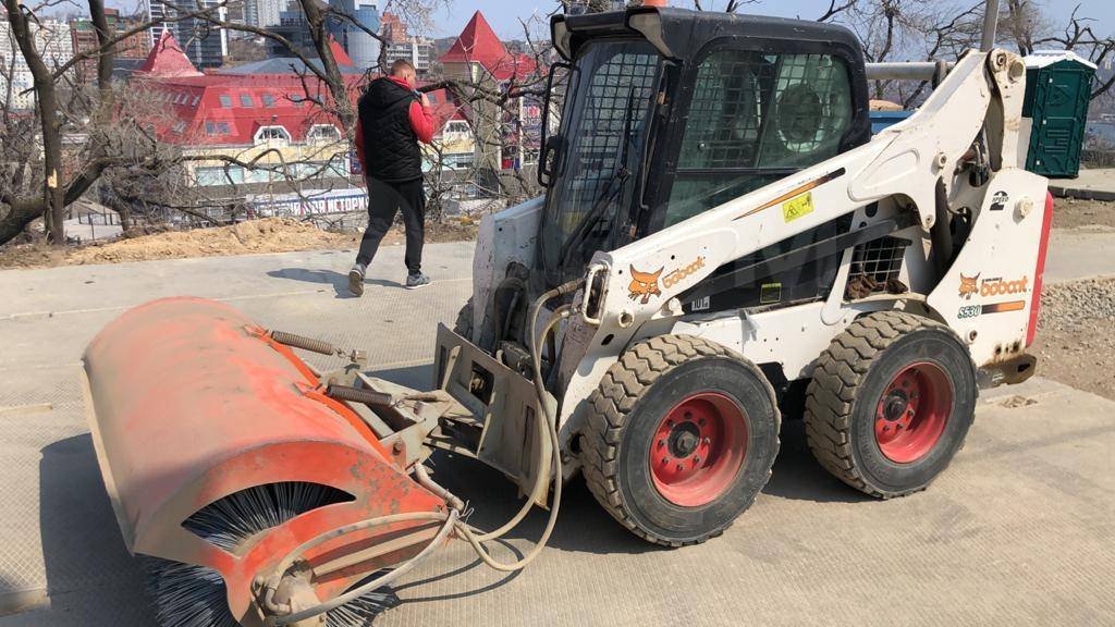Услуги / аренда минипогрузчика Bobcat S530