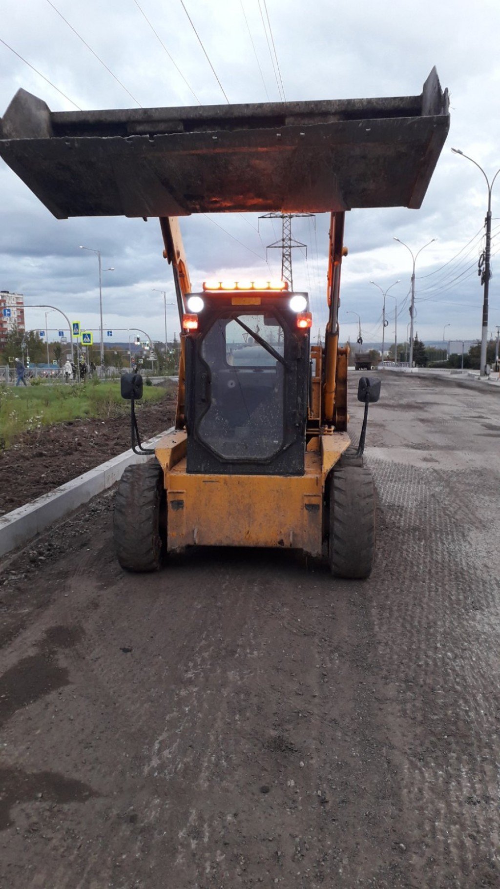 Заказ на мини-погрузчика, аренда. Погрузка