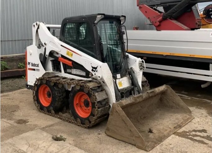 Мини погрузчик Bobcat S530 с бункерной щеткой