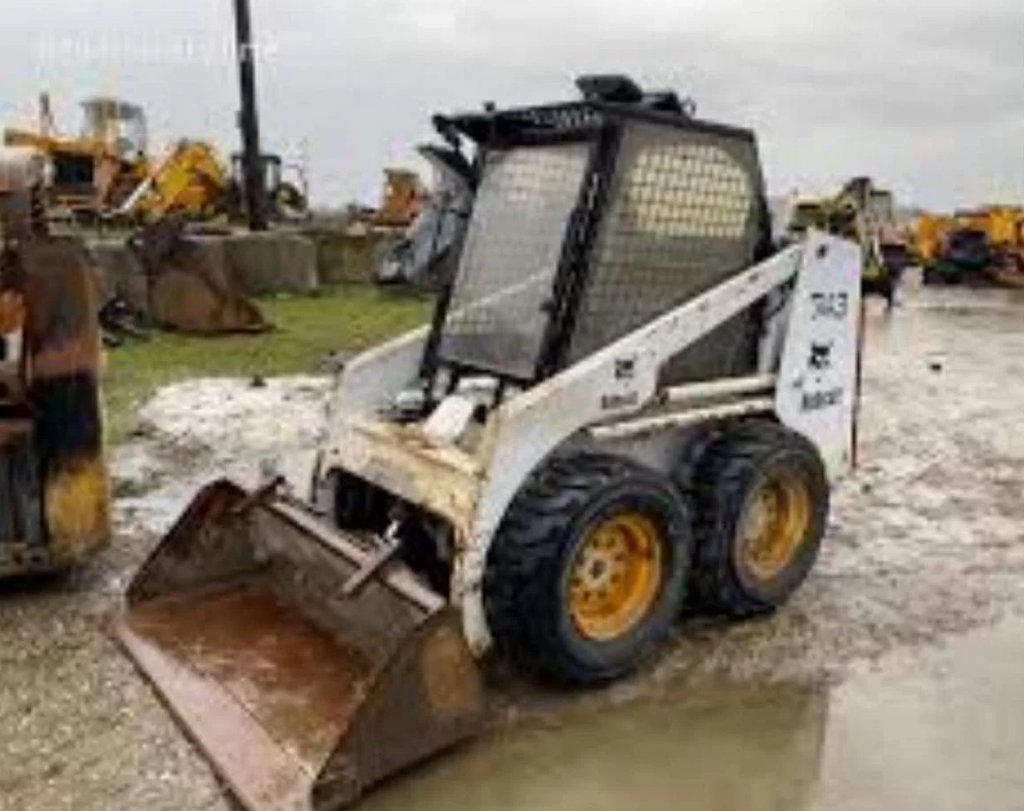 Фронтальный мини погрузчик bobcat 743