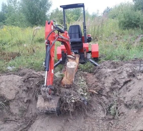 Траншеи под фундамент, водопровод