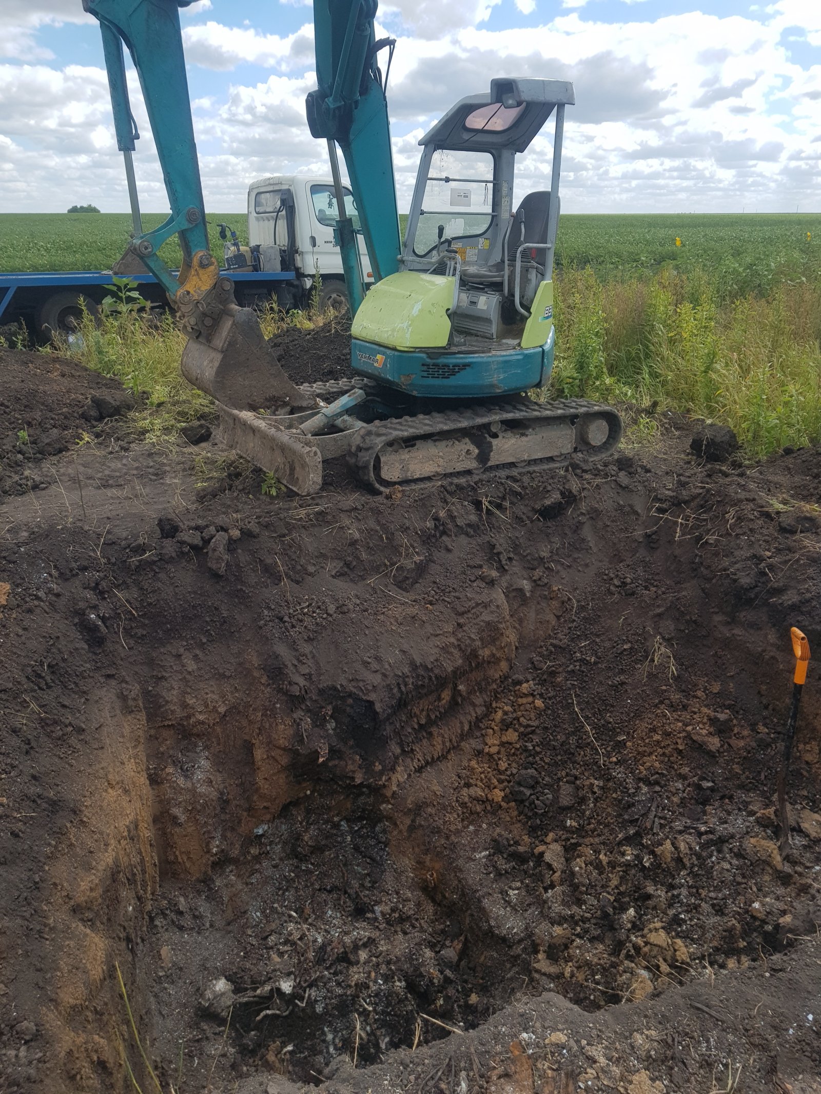 Услуги миниэкскаватора. Копка. Планировка