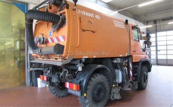 Аренда КДМ Mersedes-Benz Unimog вакуумно подметаль