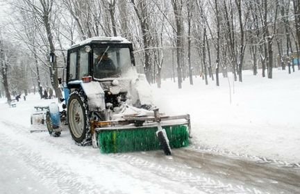 Аренда подметально-уборочного трактора