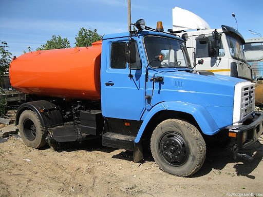 Поливомоечная машина на базе ЗИЛ КО-713-01 6 м3