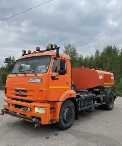 Уборка уличных покрытий, полив