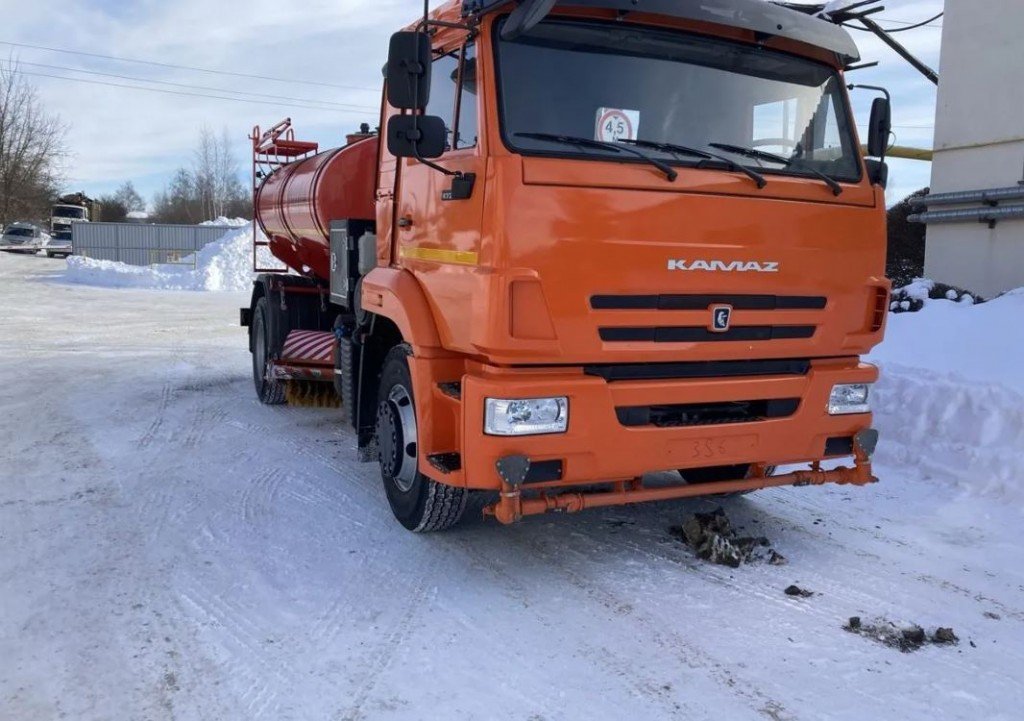 Доставка технической водыУслуги поливомоечной КДМ