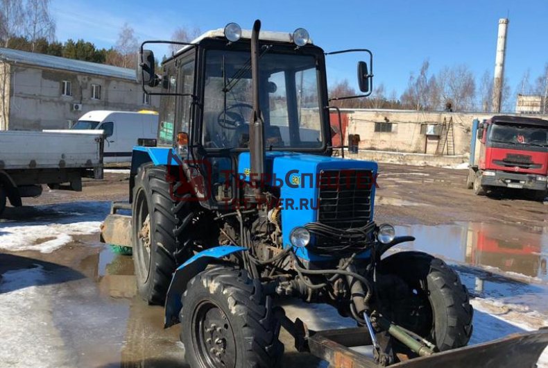 Уборочная машина на базе трактора