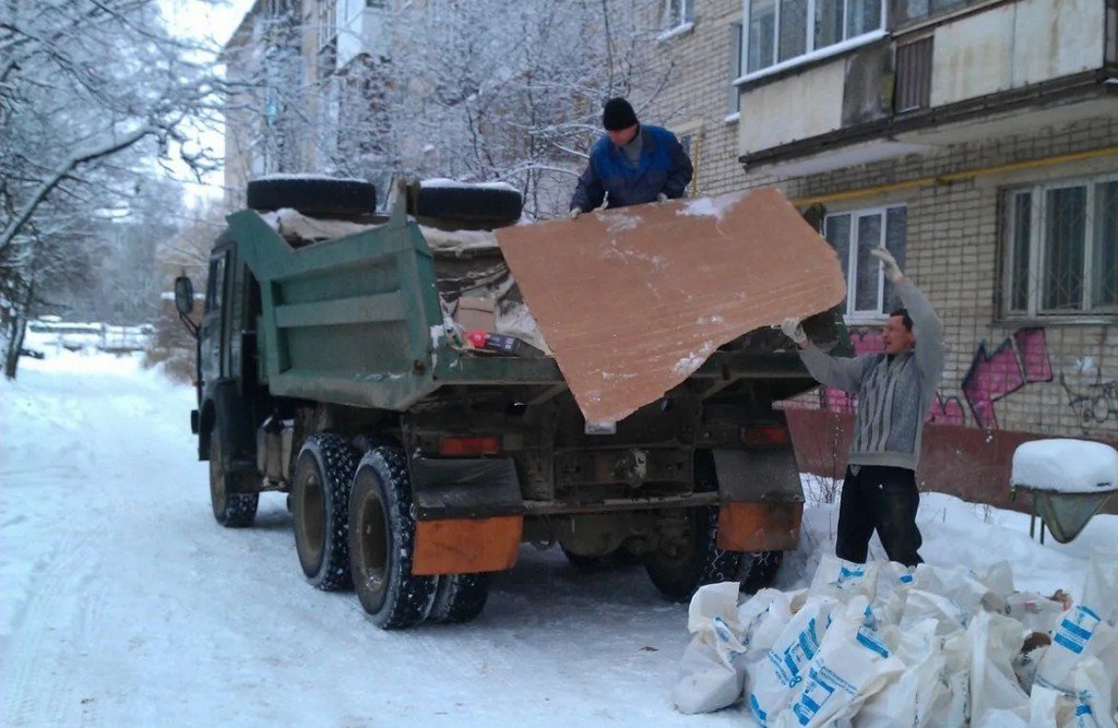 Вывоз мусора, Камаз самосвал