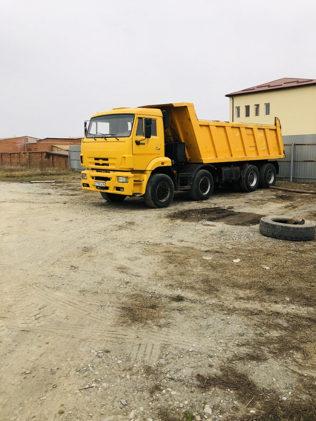 Аренда самосвала КАМАЗ 65201 с экипажем, по месту или рейсу