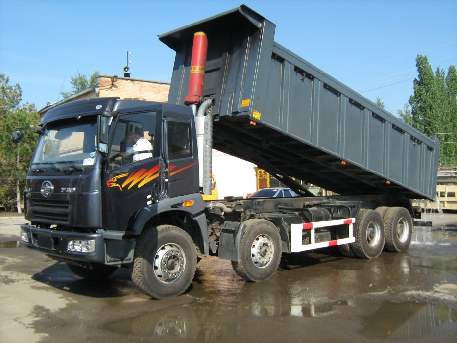 Перевозка чернозема, торфа, навоза самосвалом FAW 3312