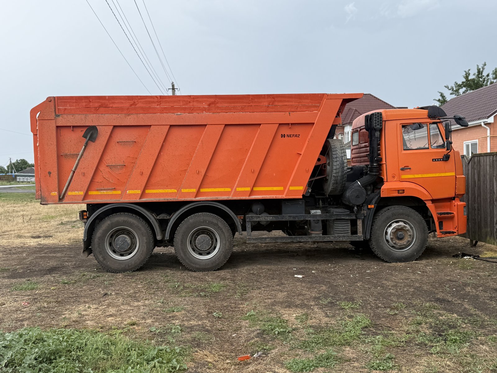 Аренда самосвала Камаз 20м3. Перевозка сыпучих грузов