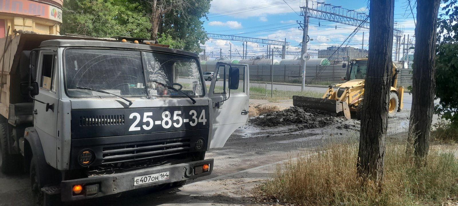 Услуги самосвала КамАЗ. Песок. Вывоз жидкого грунта
