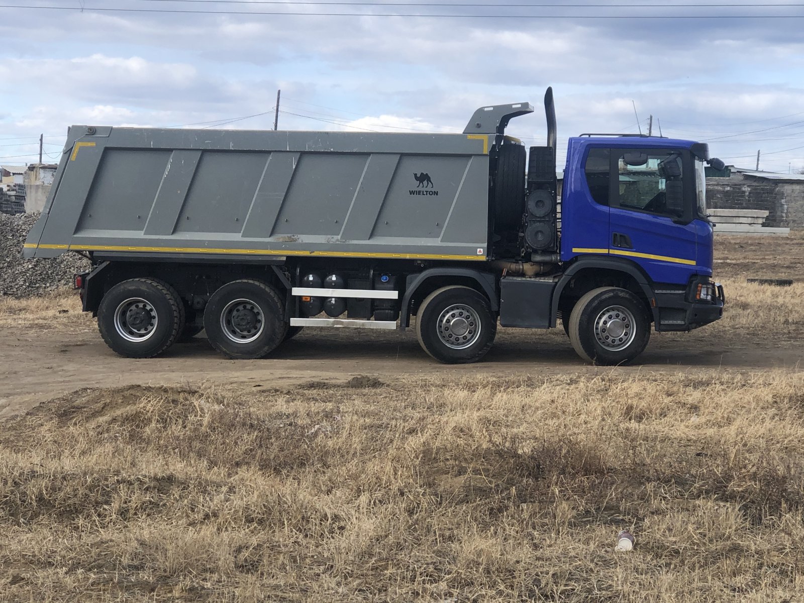 Услуги самосвала Scania P440
