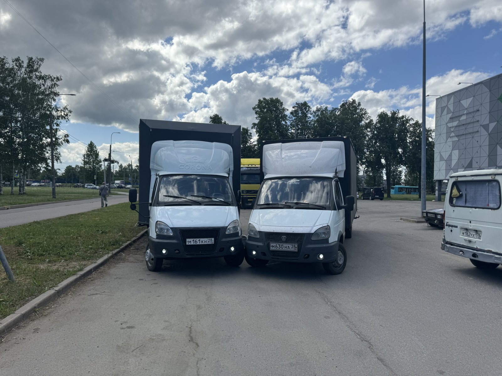Грузоперевозки с боковой верхней задней загрузками