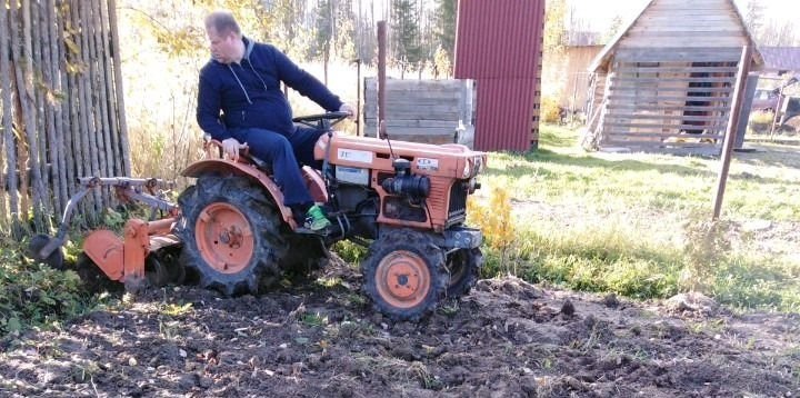 Услуги мини трактора, вспашка земельного участка