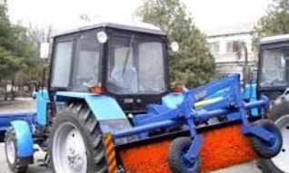 Коммунальная работа, чистка поверхностей дороги