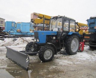 Аренда снегоуборочной машины на базе трактора МТЗ
