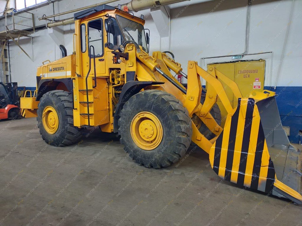 Аренда фронтального погрузчика Dressta 534C