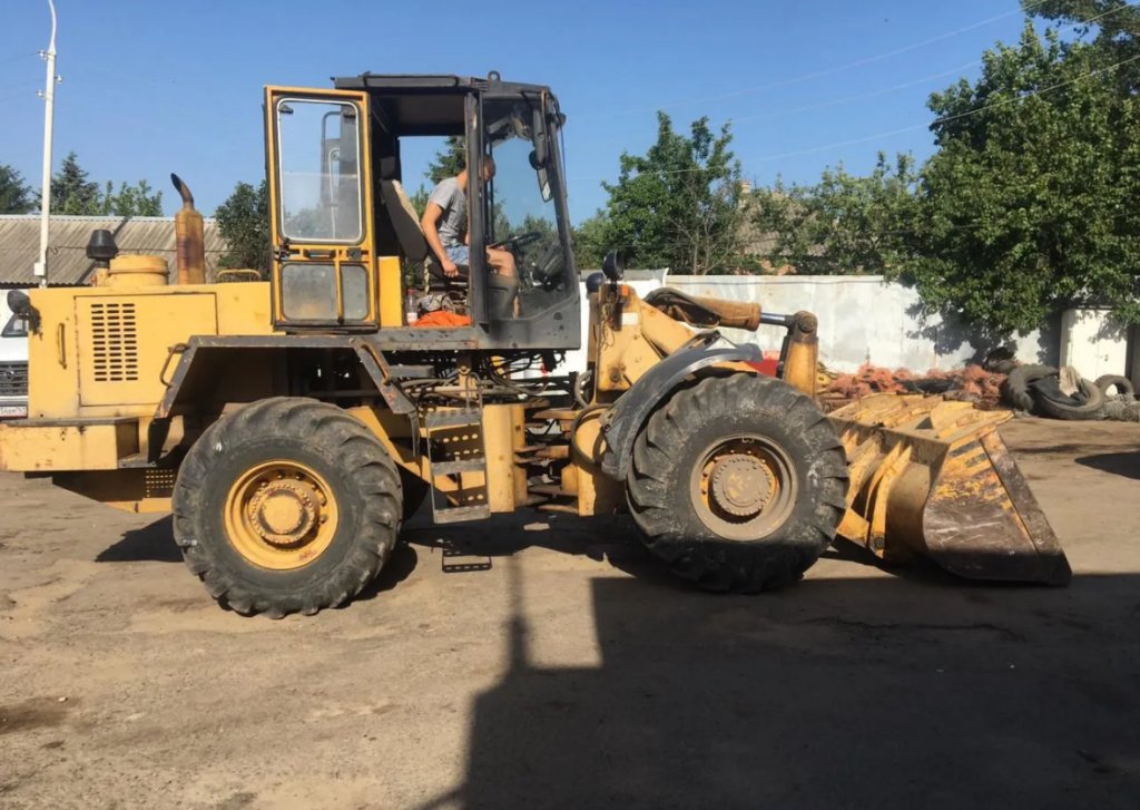 Погрузчик фронтальный для погрузки и выгрузки