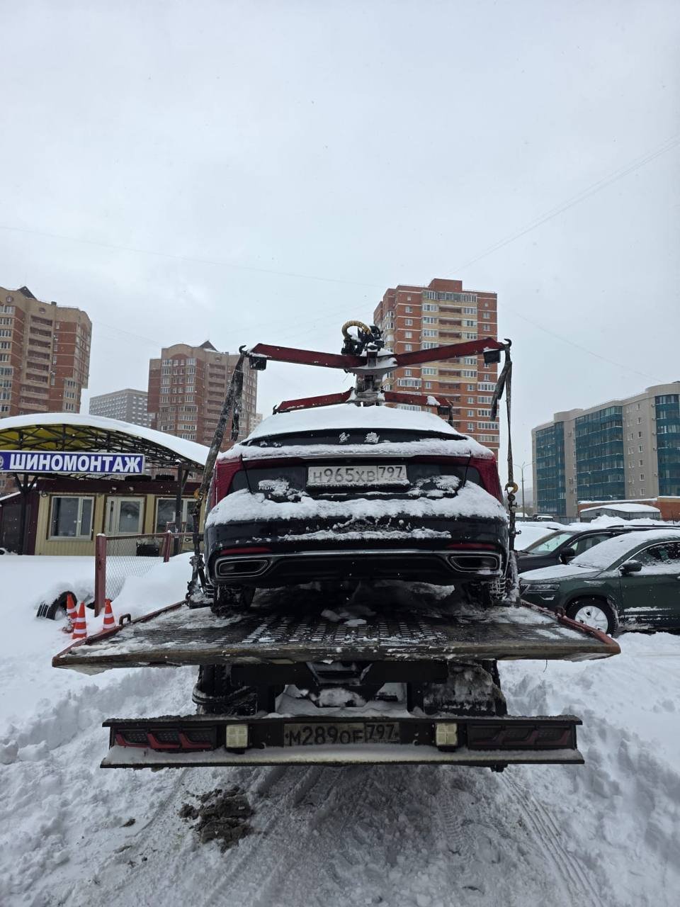 Эвакуатор с оборудованием для бережной погрузки