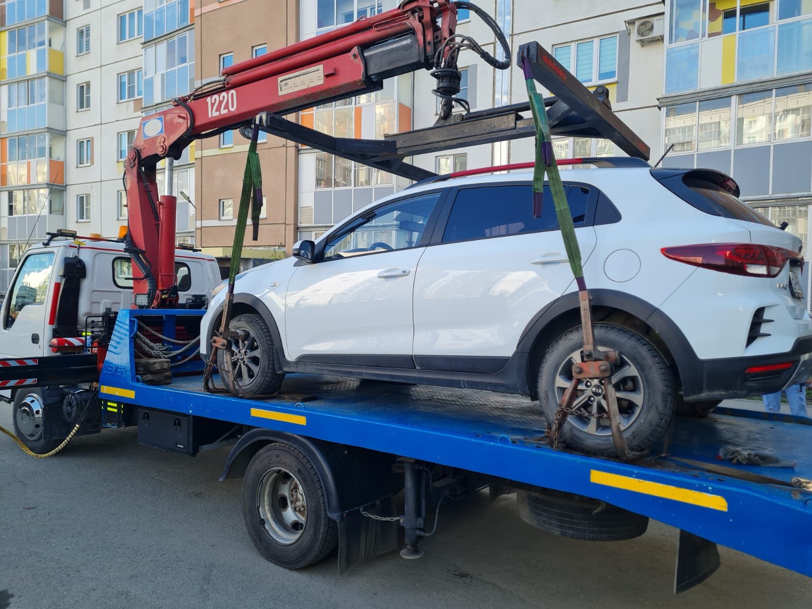 Эвакуатор ISUZU с манипулятором до 4, 5 тонн