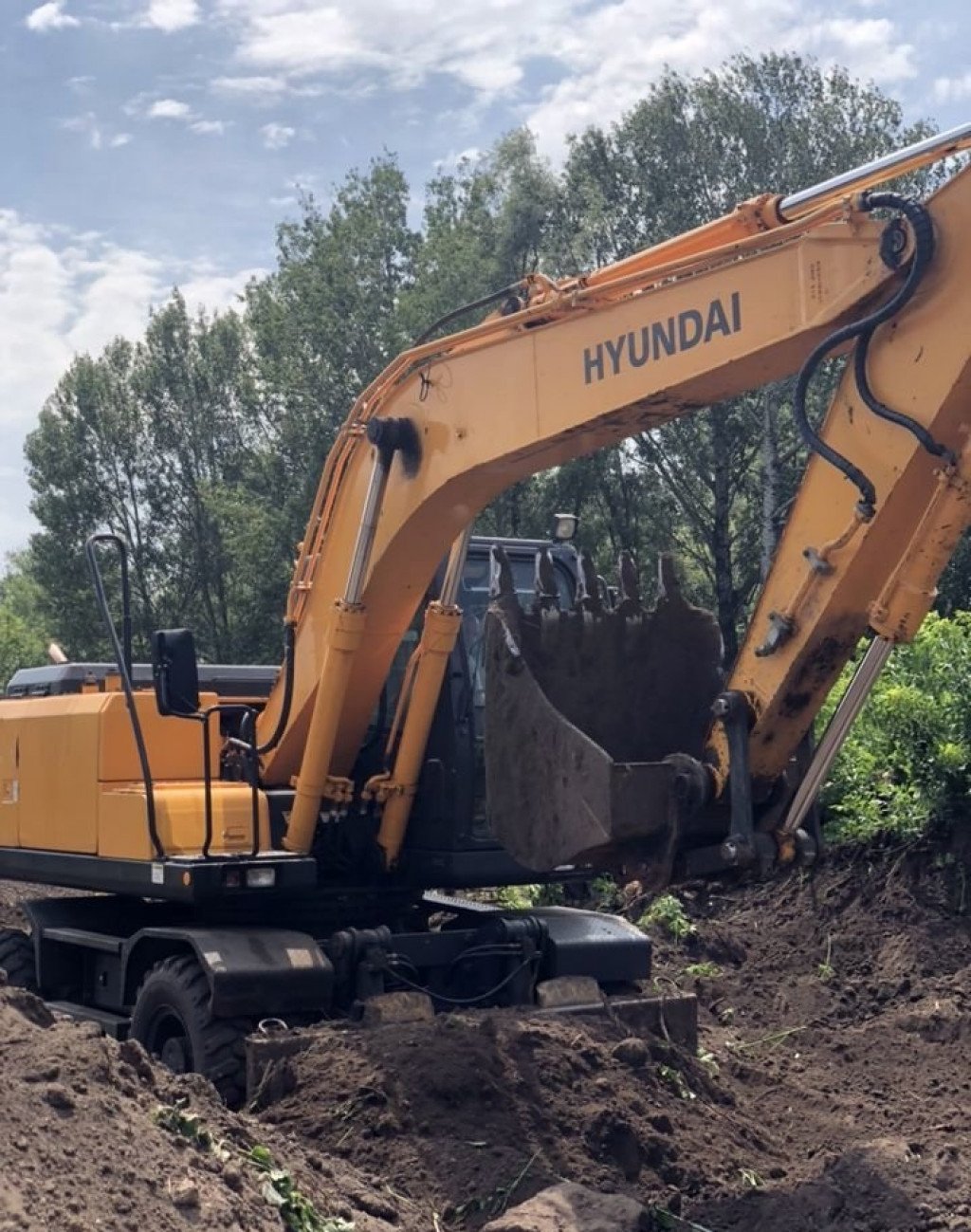 Услуги Экскаватора Hyundai R170