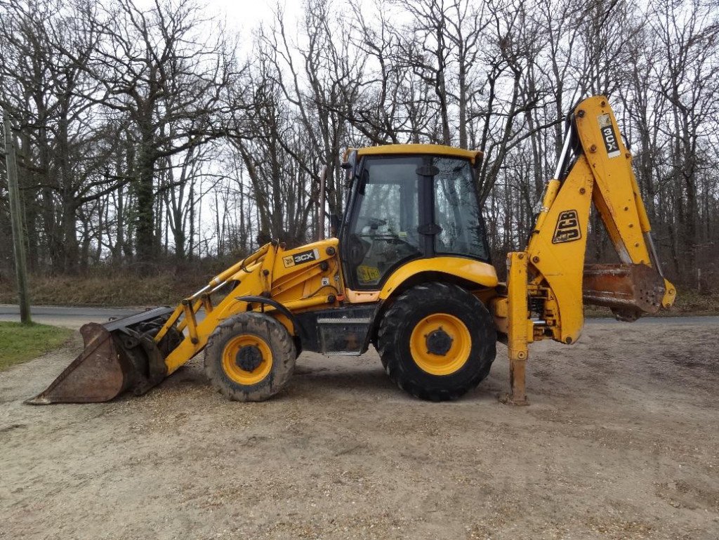 Услуги экскаватора-погрузчика JCB по области