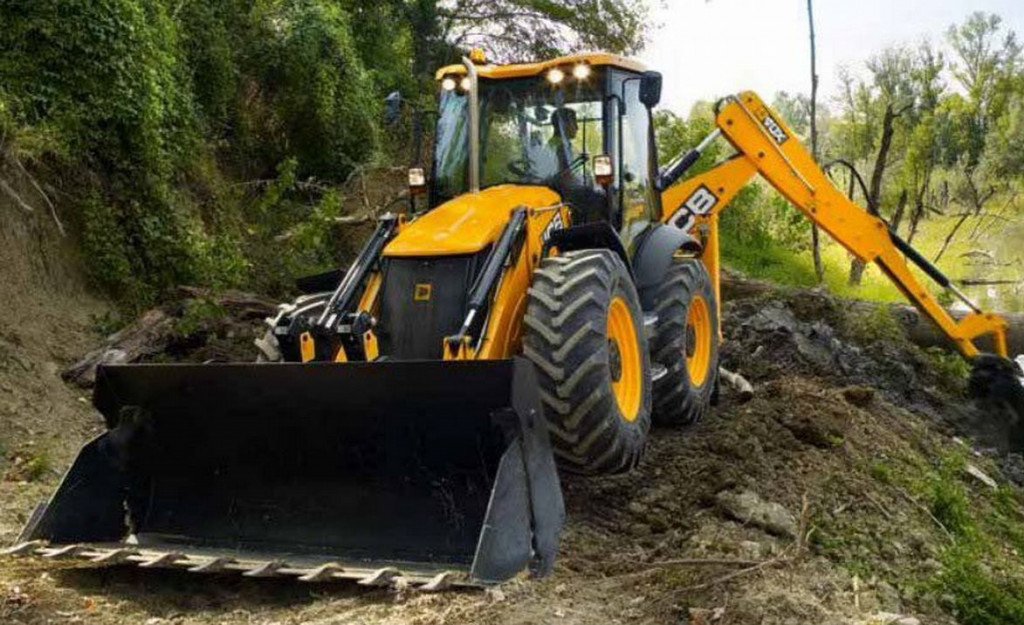 Равноколёсный экскаватор погрузчик JCB 4CX