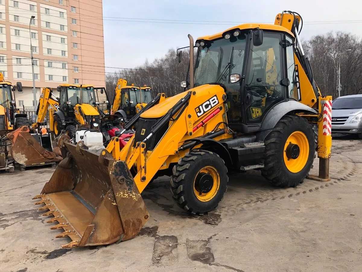 Экскаватор погрузчик JSB 3CX в аренду