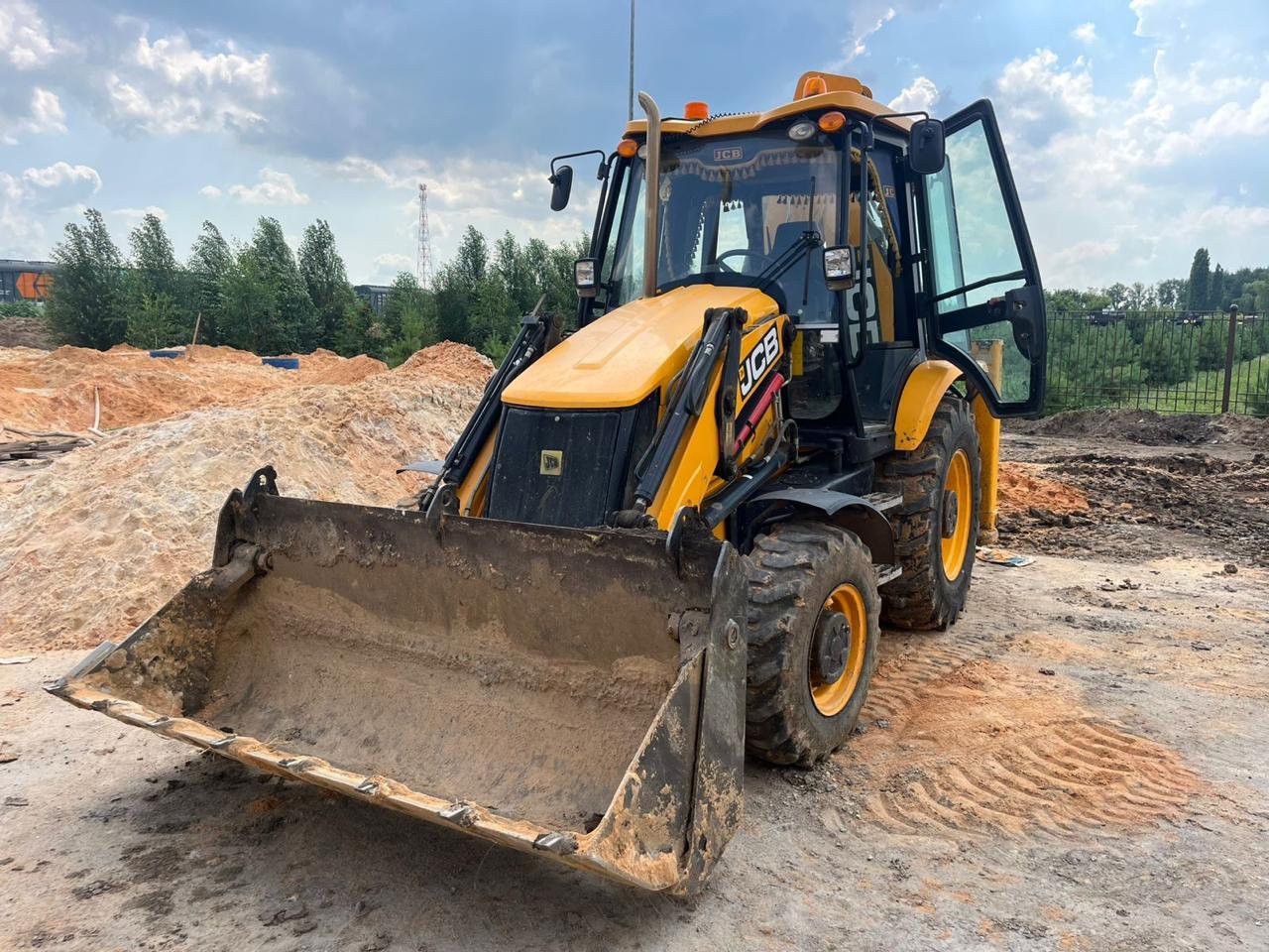 Аренда экскаватора-погрузчика jcb 3cx