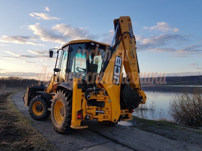 Услуги экскаватора-погрузчика CAT 428F