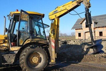 Аренда ямобура-экскаватора от собственника ИП Бронников Г. С