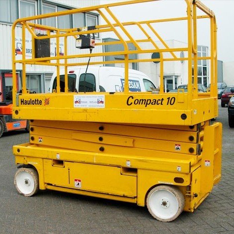 Аренда ножничного подъемника Haulotte compact 12